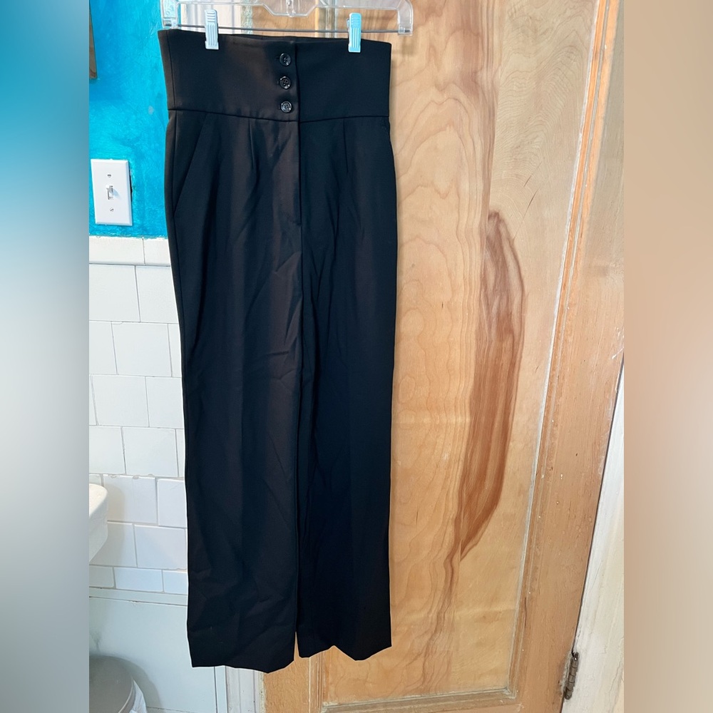 Dolce & Gabbana trouser.